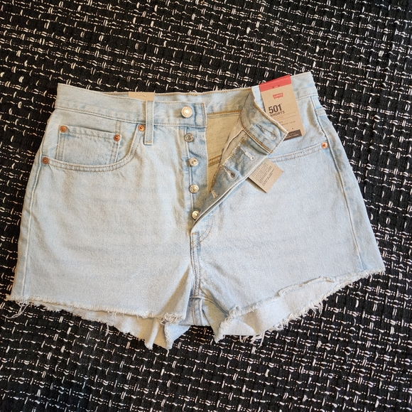 NWT 501 Levi's High Rise Cutoff Booty Jean Shorts Women's Size 30